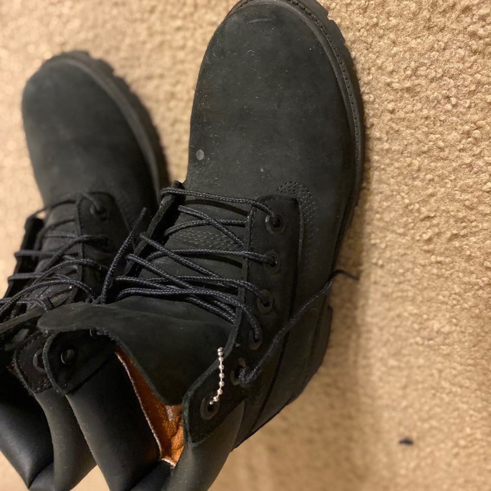 Black tims